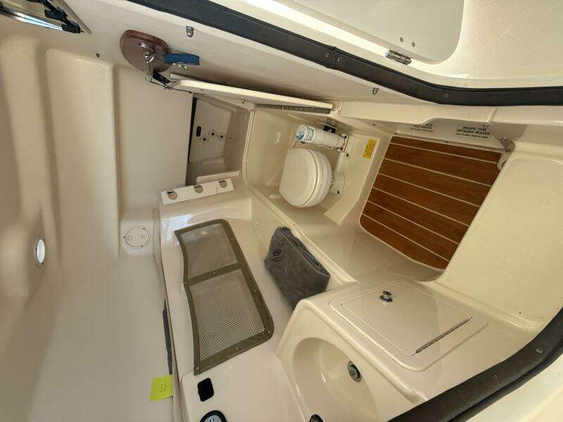 2016 Grady-White 307 Freedom