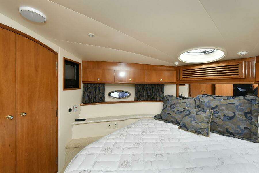2001 Carver 466 Motor Yacht