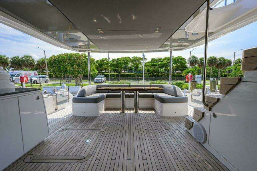 Princess Y78 - Main Deck Aft