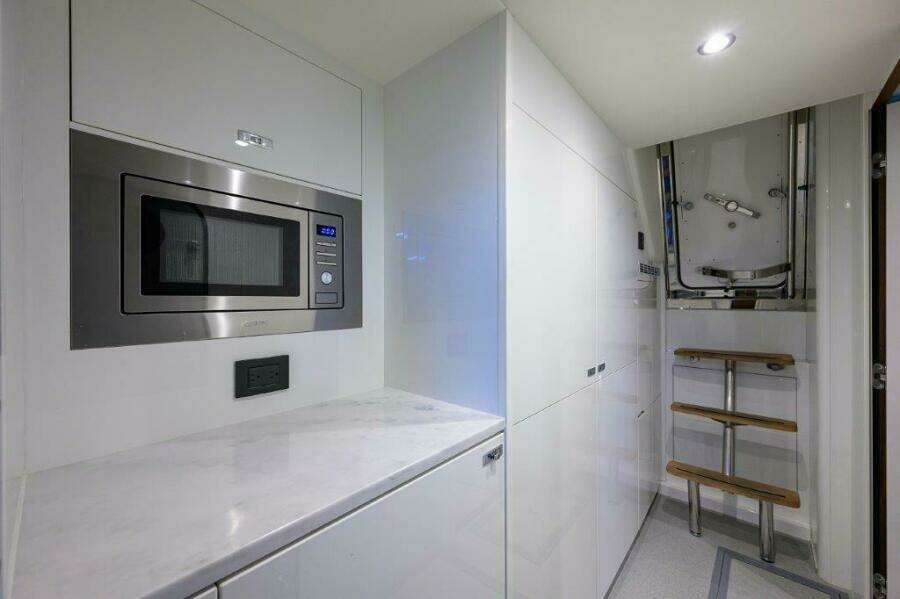 Princess Y78 - Crew Quarters