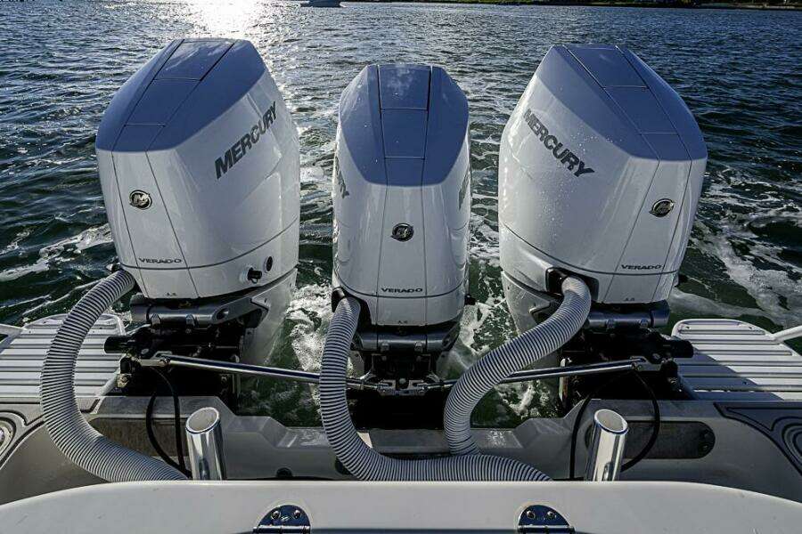 2011 Yellowfin 39 Offshore