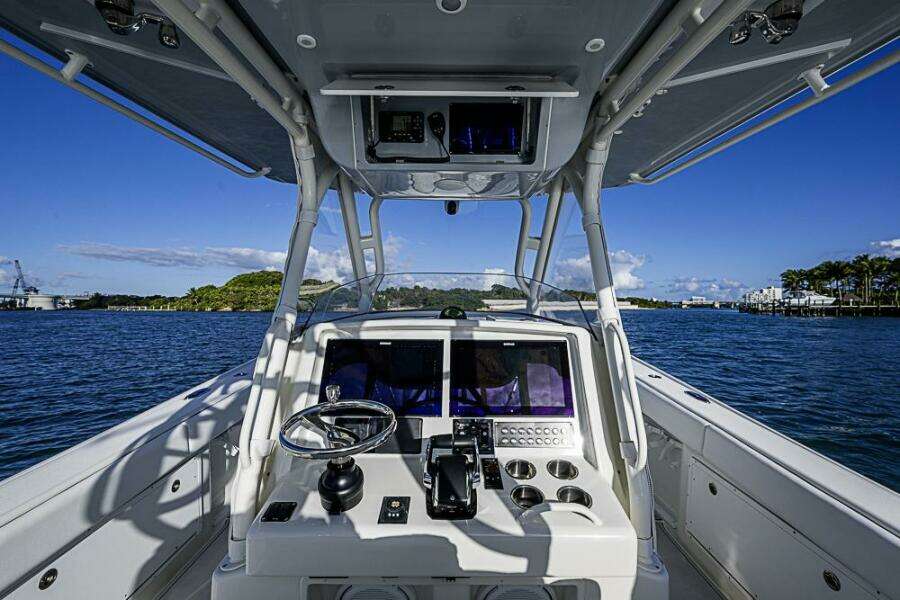 2011 Yellowfin 39 Offshore