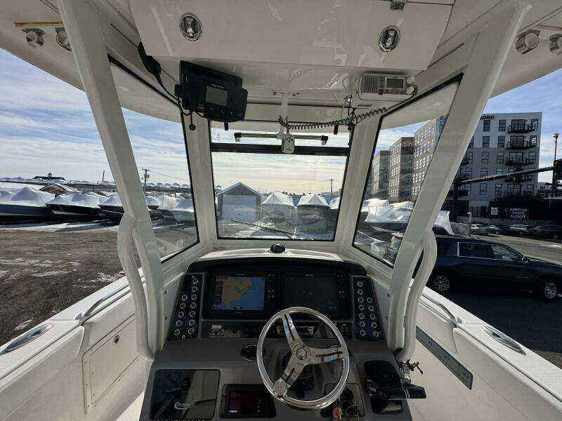 2020 Robalo R272