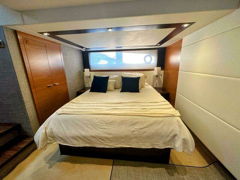 2014 Tiara Yachts 50 Coupe