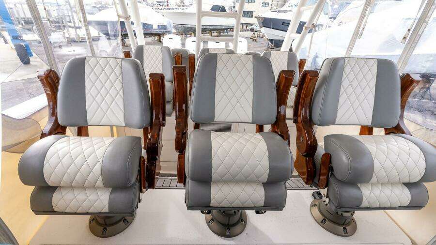 2023 Everglades 455 Center Console