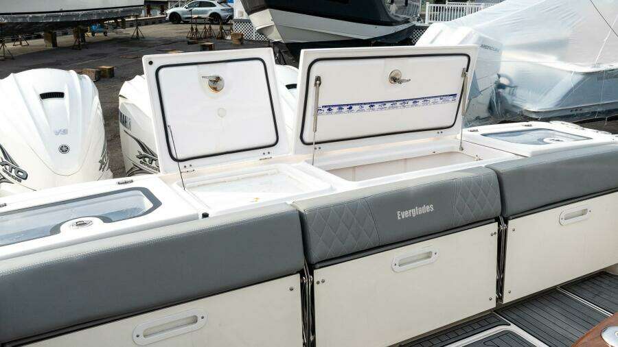 2023 Everglades 455 Center Console