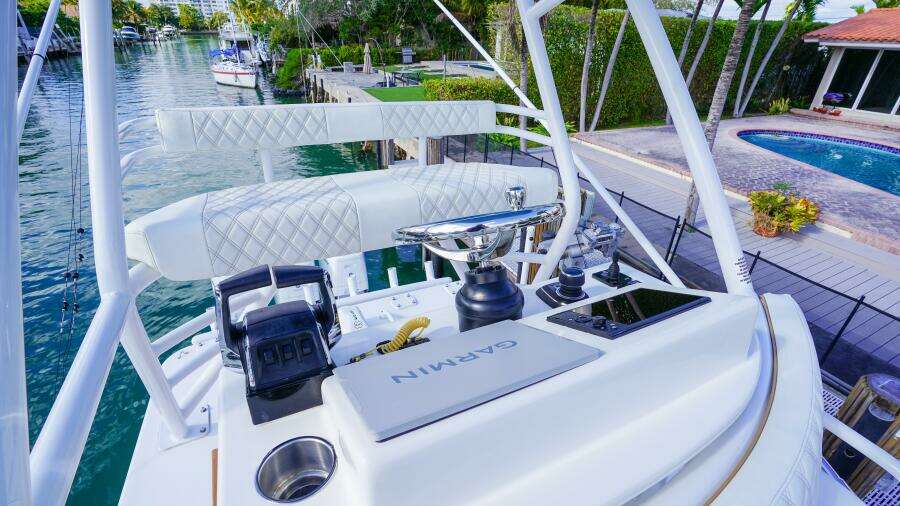 2024 Invincible 43 Open