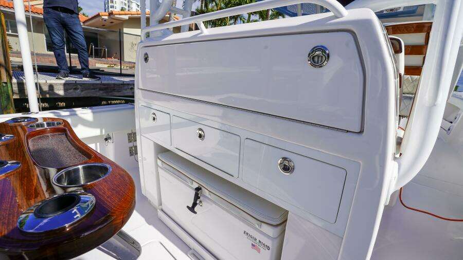 2024 Invincible 43 Open