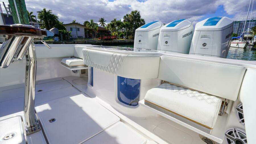 2024 Invincible 43 Open