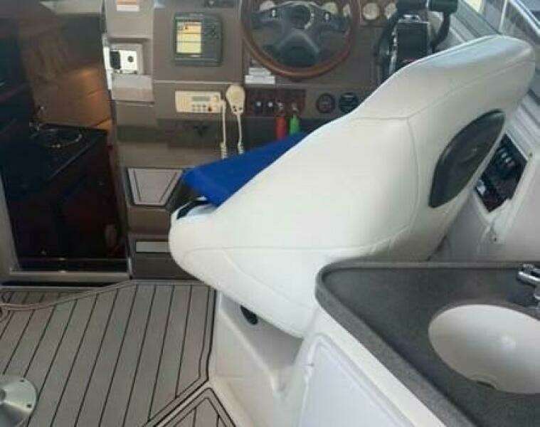 2006 Regal 3060 Window Express