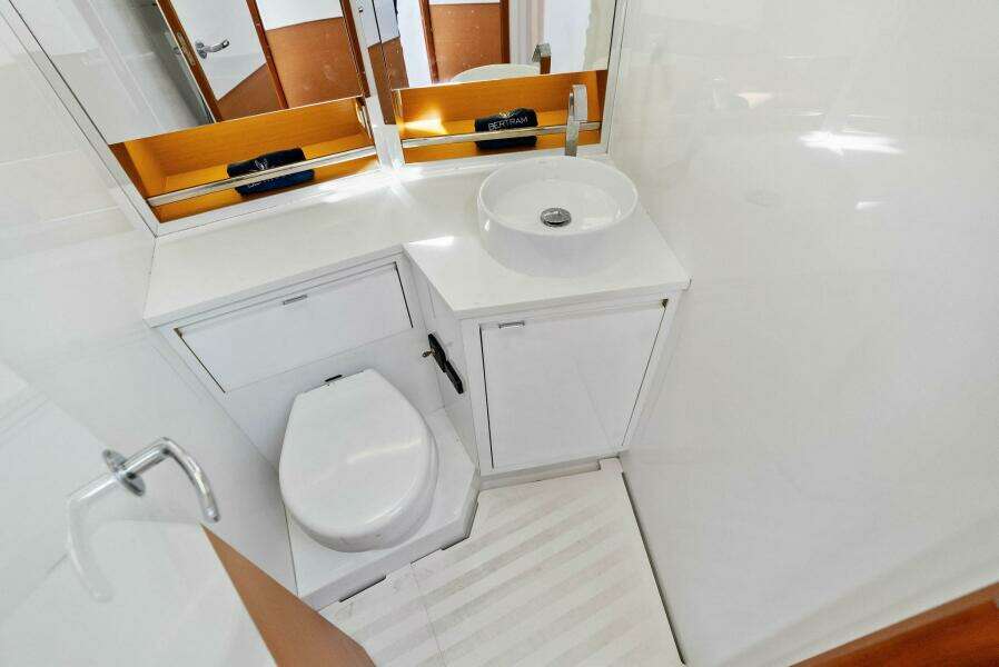 2017 Bertram 35 Flybridge