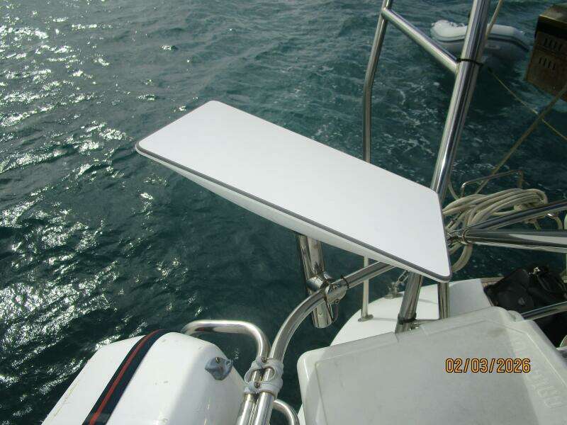 54' Jeanneau Starlink antenna
