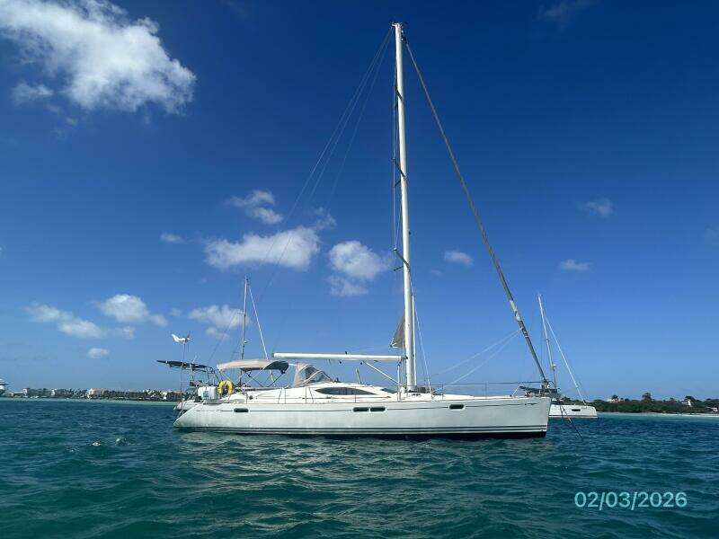 54' Jeanneau starboard profile