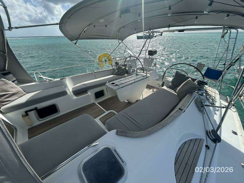 54' Jeanneau cockpit2