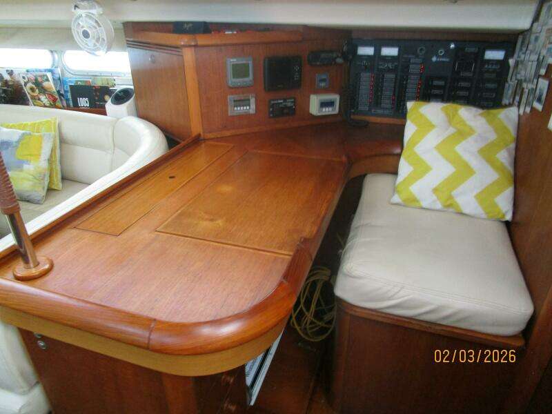 54' Jeanneau nav station