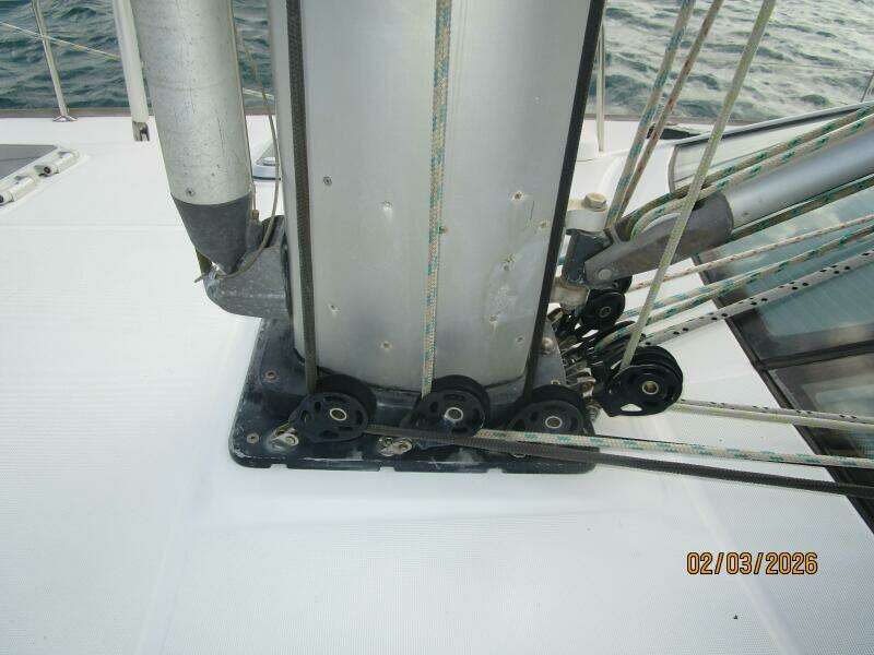 54' Jeanneau mast base2
