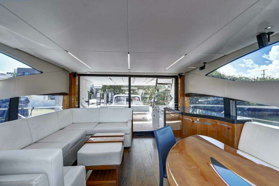 2017 Sunseeker 68 Sport Yacht