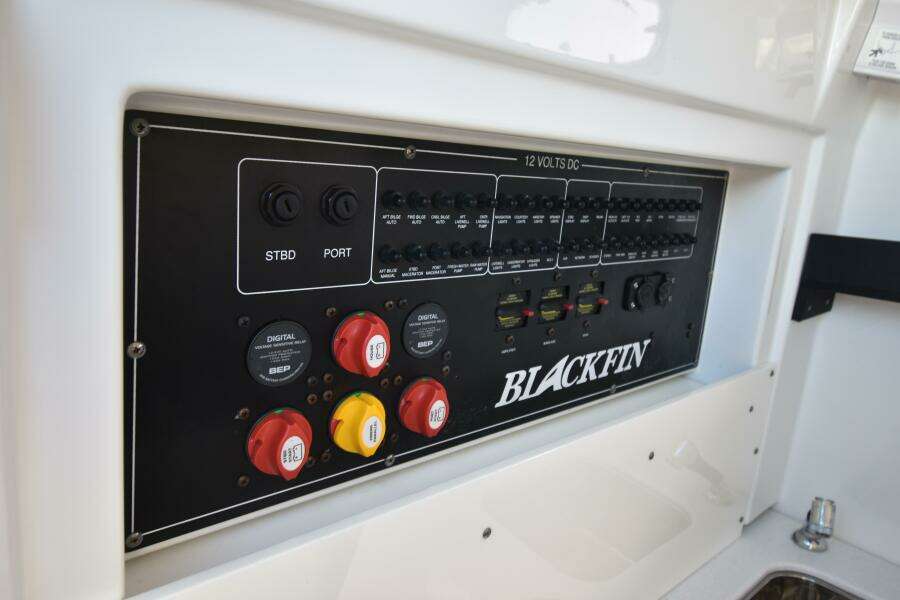 2021 Blackfin 332 