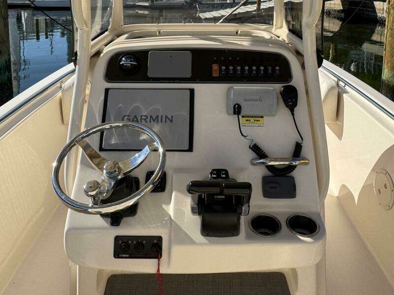 2017 Grady-White Fisherman 257