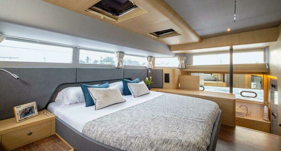 2024 Aquila 54 Yacht