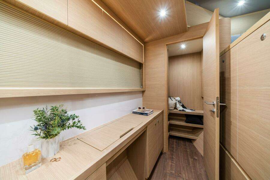 2024 Aquila 54 Yacht