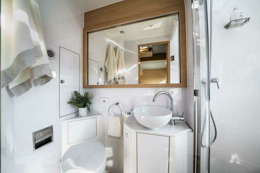 2024 Aquila 54 Yacht