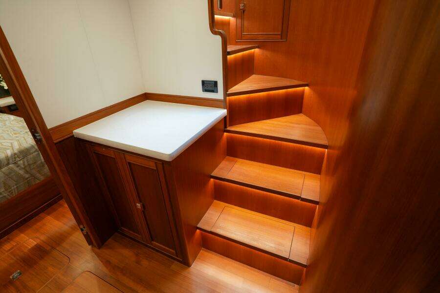 2022 Marlow Explorer 62E-CB