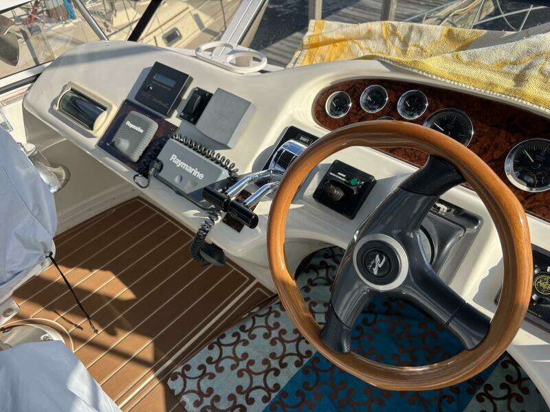 2000 Sea Ray 420 Aft Cabin