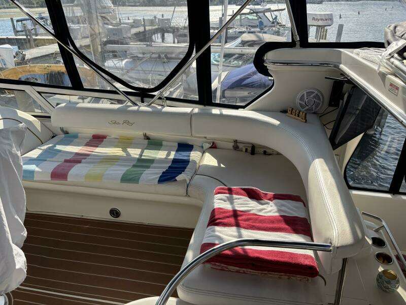 2000 Sea Ray 420 Aft Cabin
