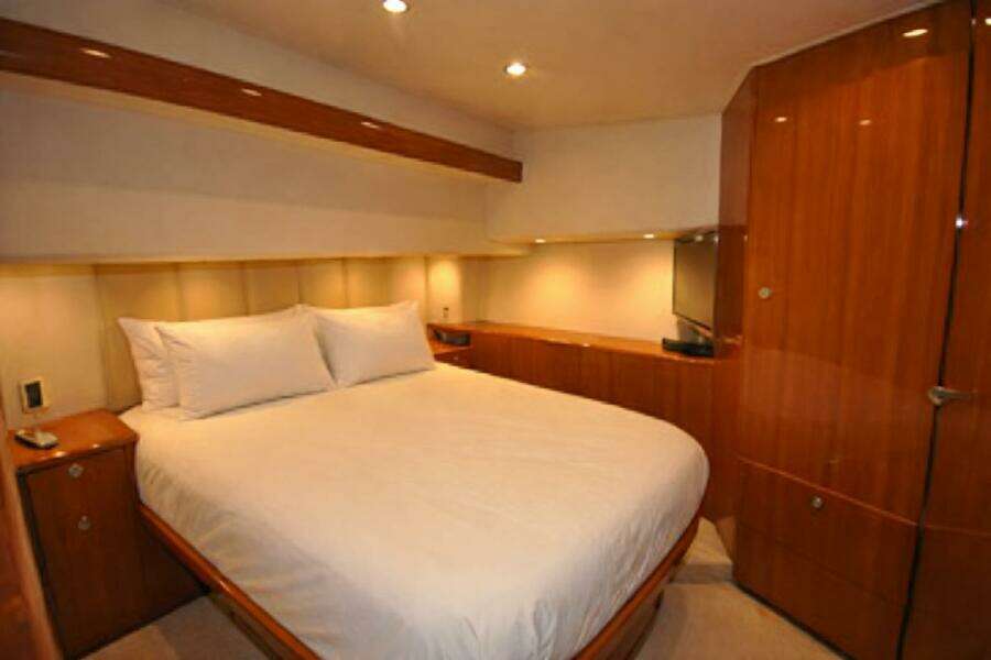 2019 Viking 44 Convertible