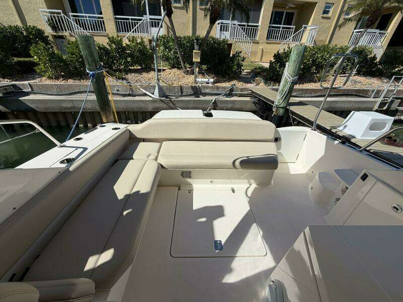 2014 Pursuit F350 - Stern