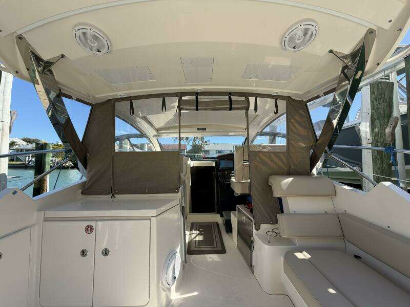 2014 Pursuit F350 - Helm