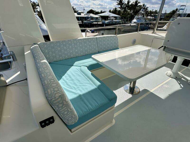 Outer Reef 62 SOUTH  PAWS - Flybridge