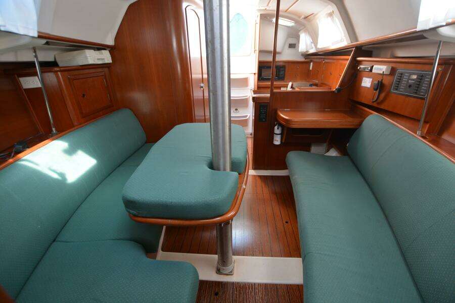 2002 Beneteau Oceanis 331