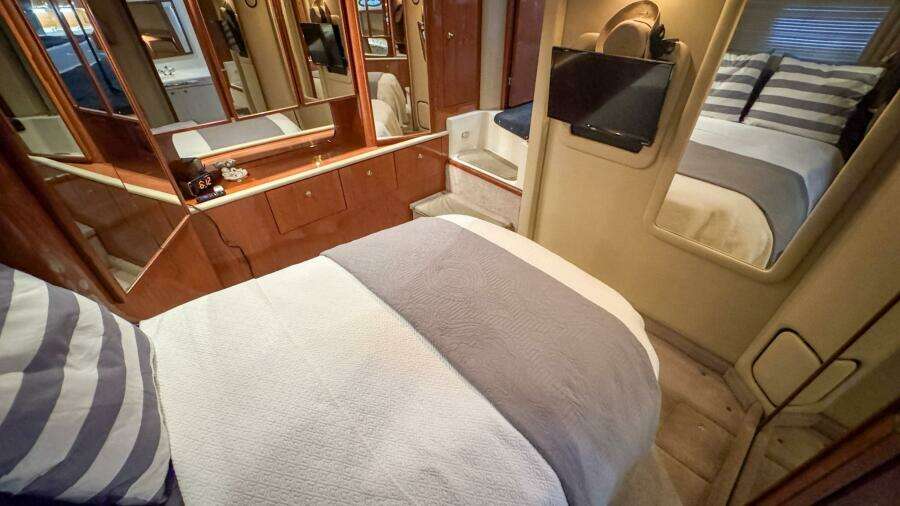 Aft Primary Stateroom