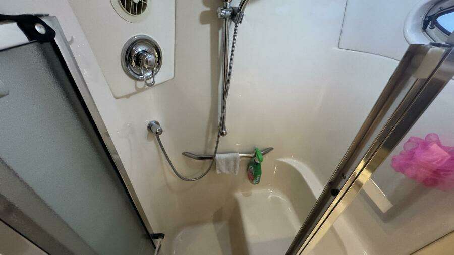 Aft Ensuite Shower