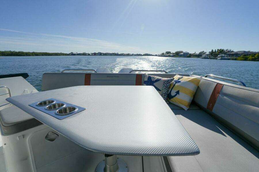 2020 Beneteau Flyer 10