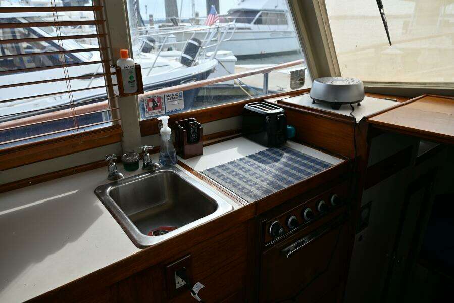 1970 Grand Banks Flybridge Trawler