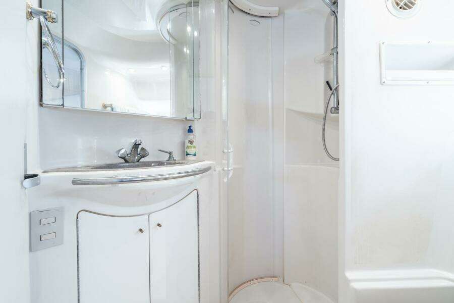 1999 Maxum 4100 SCA Motor Yacht