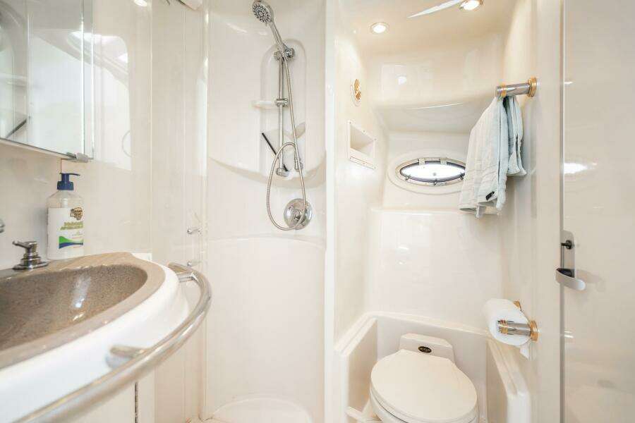 1999 Maxum 4100 SCA Motor Yacht