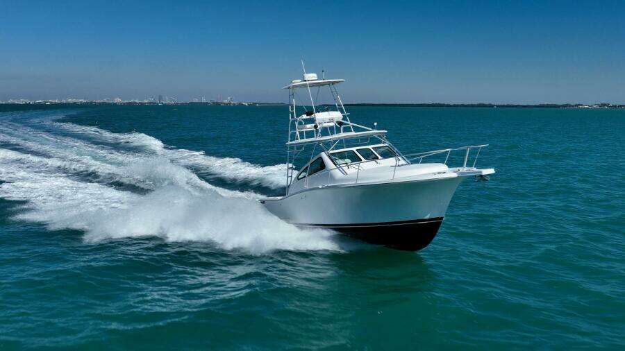 2004 Luhrs 32 Open