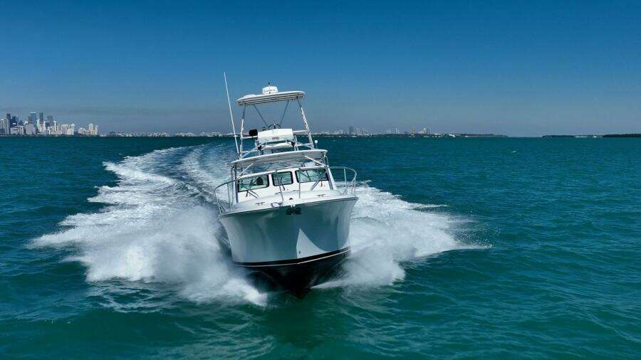 2004 Luhrs 32 Open