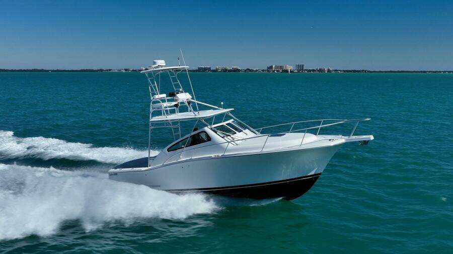 2004 Luhrs 32 Open