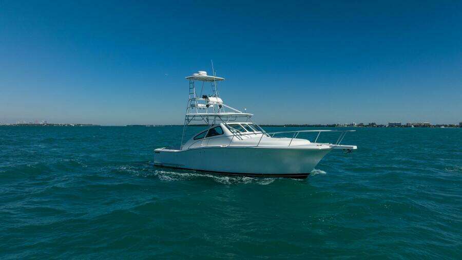 2004 Luhrs 32 Open