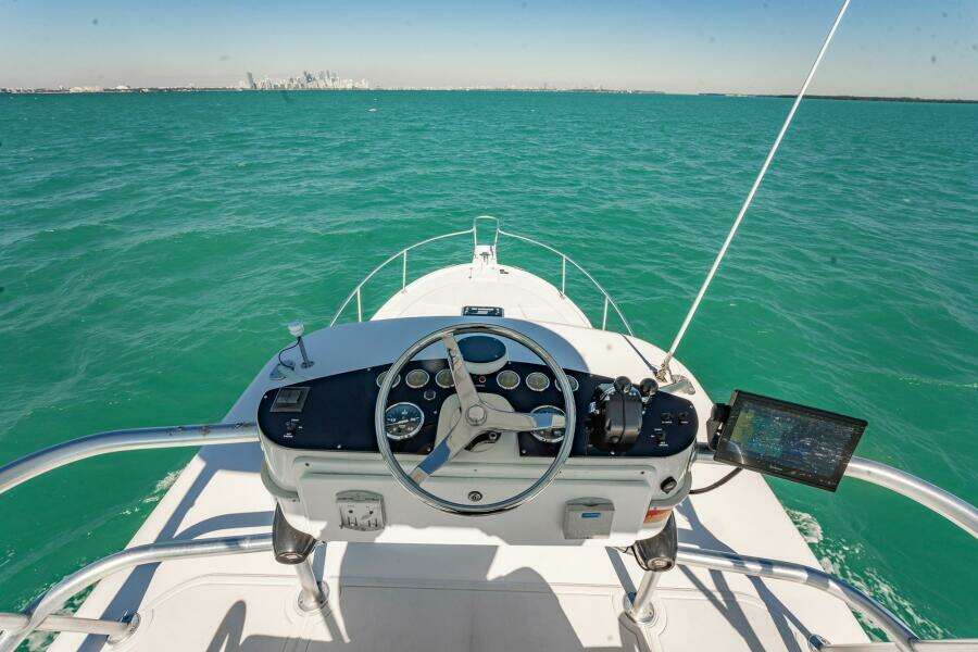 2004 Luhrs 32 Open