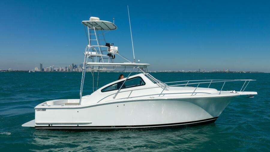 2004 Luhrs 32 Open