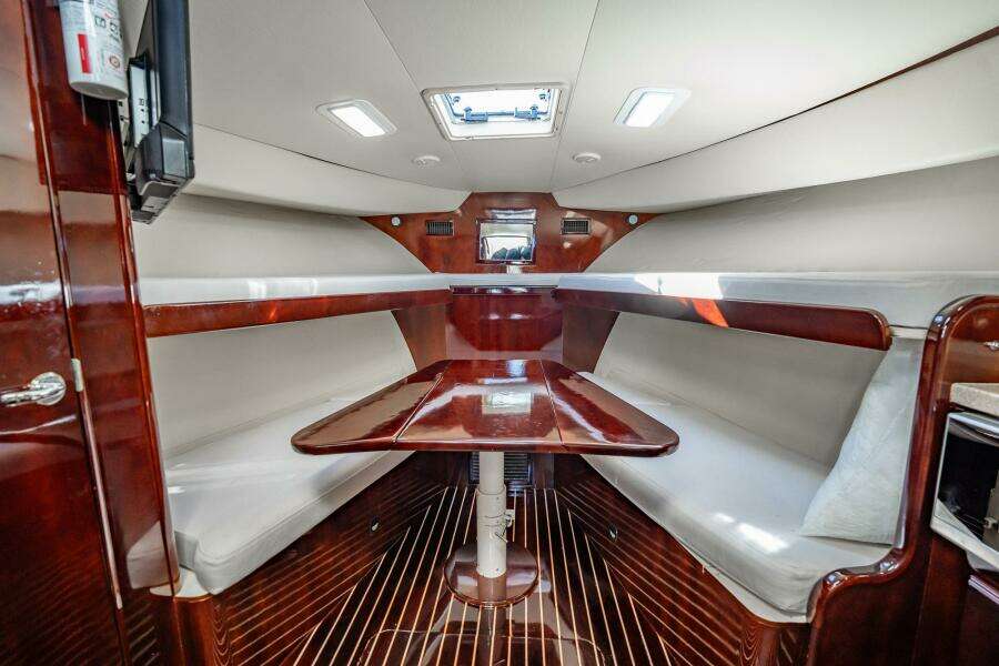 2004 Luhrs 32 Open