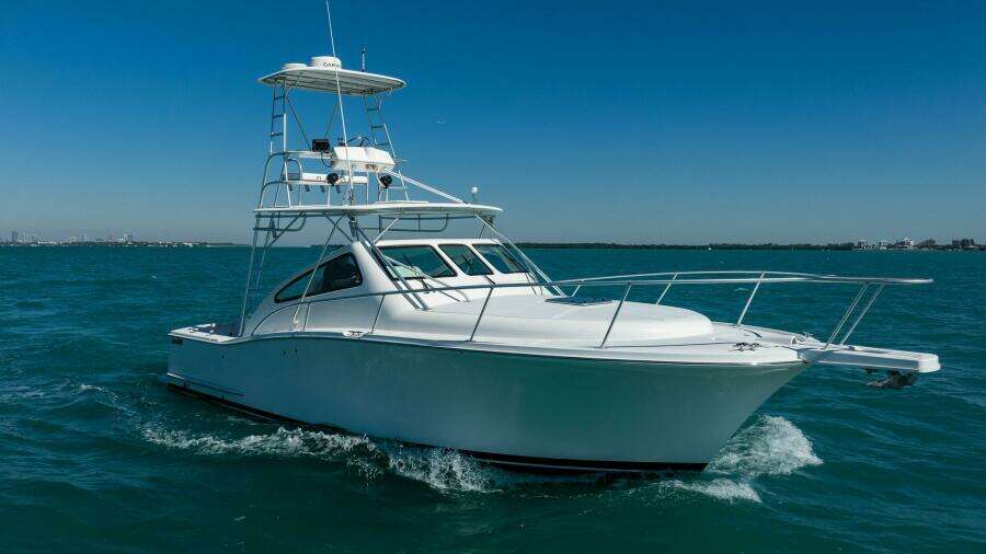 2004 Luhrs 32 Open