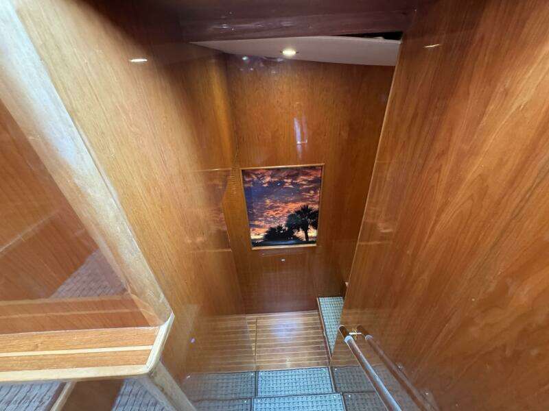 2004 Altima 55 Pilothouse