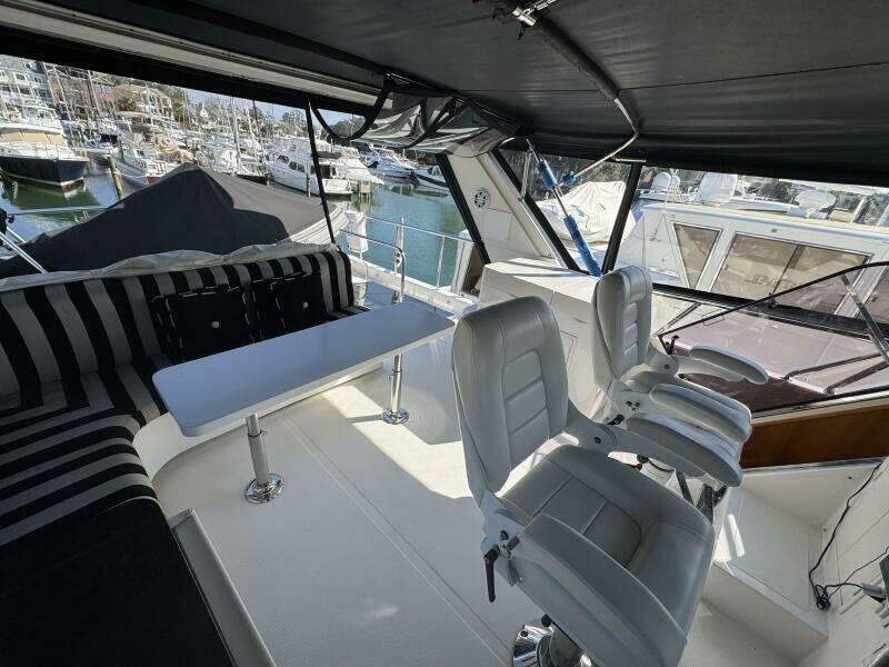 2004 Altima 55 Pilothouse